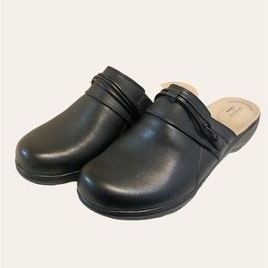 Clarks Black Mule Slides | Size 11W